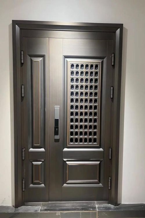 Primary and Secondary Doors 13 Primary and Secondary Doors 13
