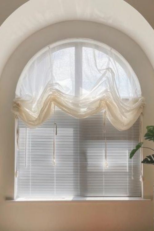 Arched Window 14