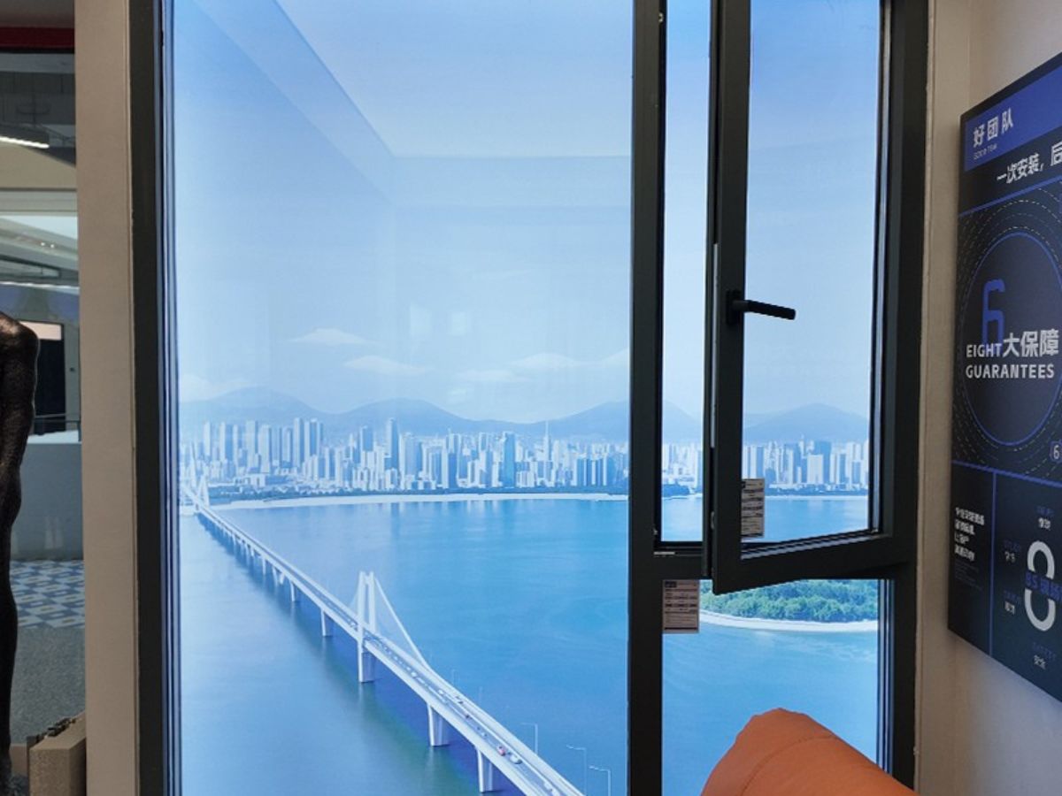 Balcony Window 16 Balcony Window 16