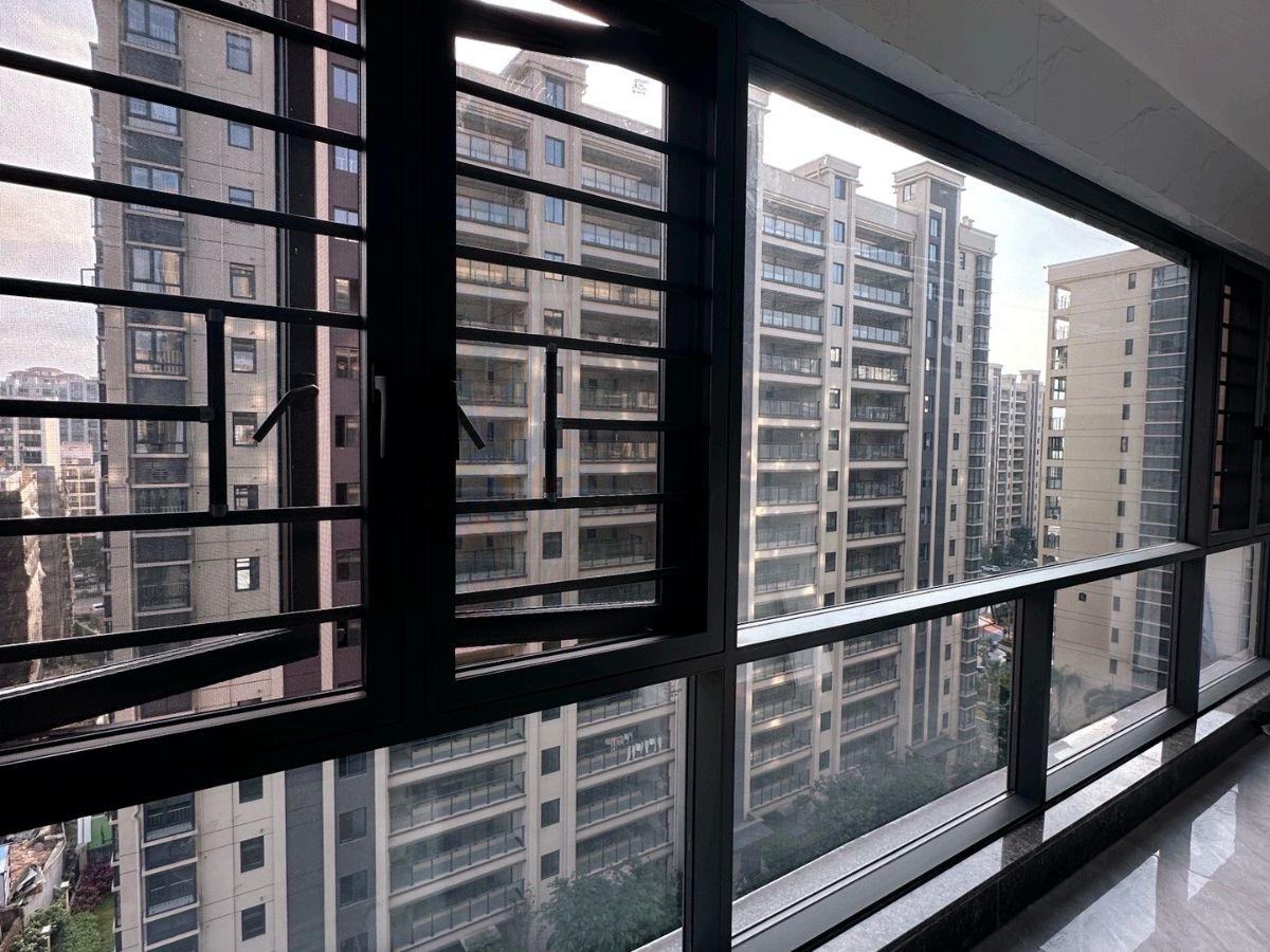 Balcony Window 18 Balcony Window 18
