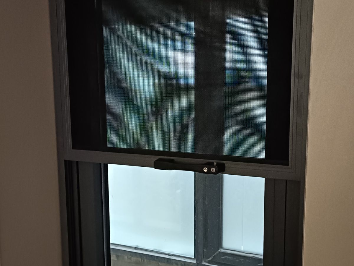 Integrated Screen Window 3