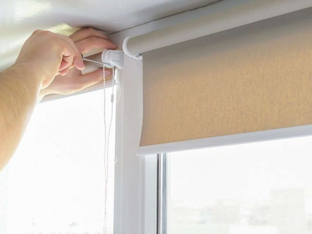 A Guide to Apartment Window Blinds 3