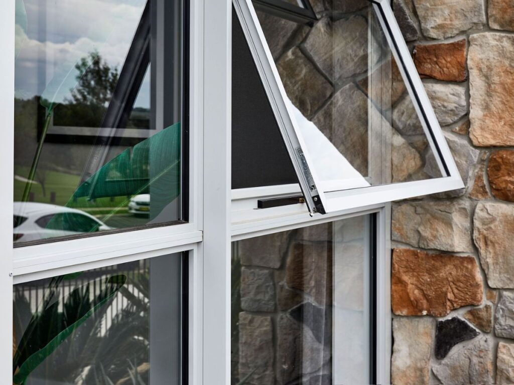 Awning vs Casement Window: What’s the Real Difference? 3 Awning vs Casement Window: What’s the Real Difference? 3