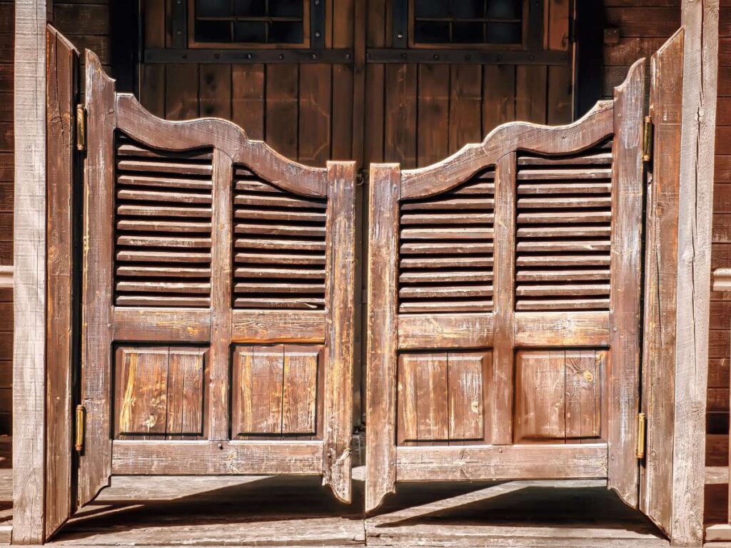 A Buyer’s Guide to Commercial Saloon Doors 3