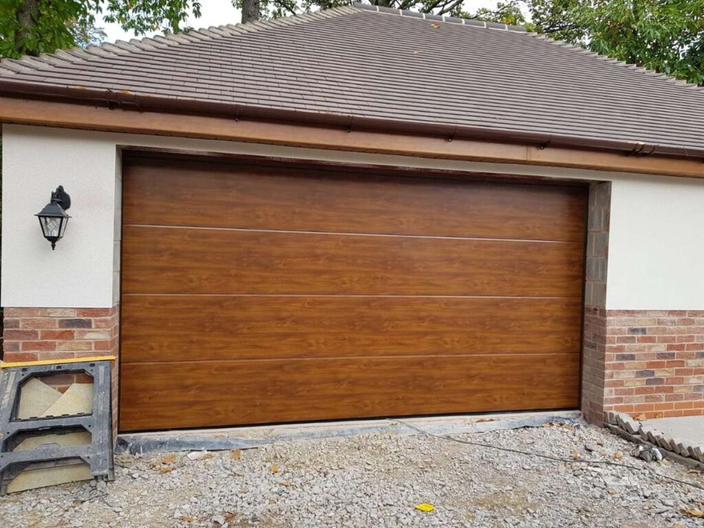 A Quick Guide to Commercial Sectional Doors 4
