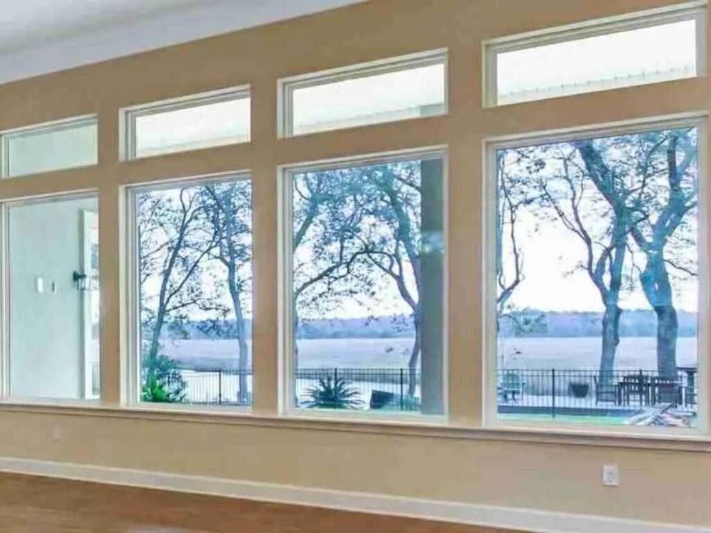 A Guide to Commercial Vinyl Windows 2
