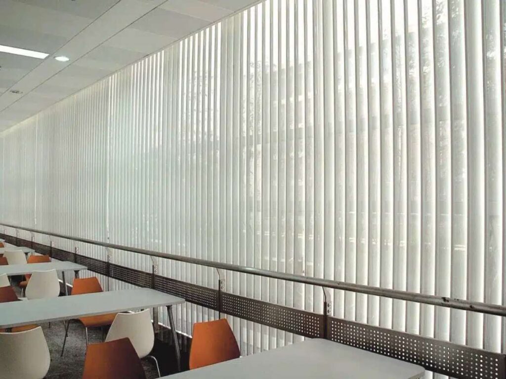 A Buyer’s Guide to Commercial Window Blinds 2