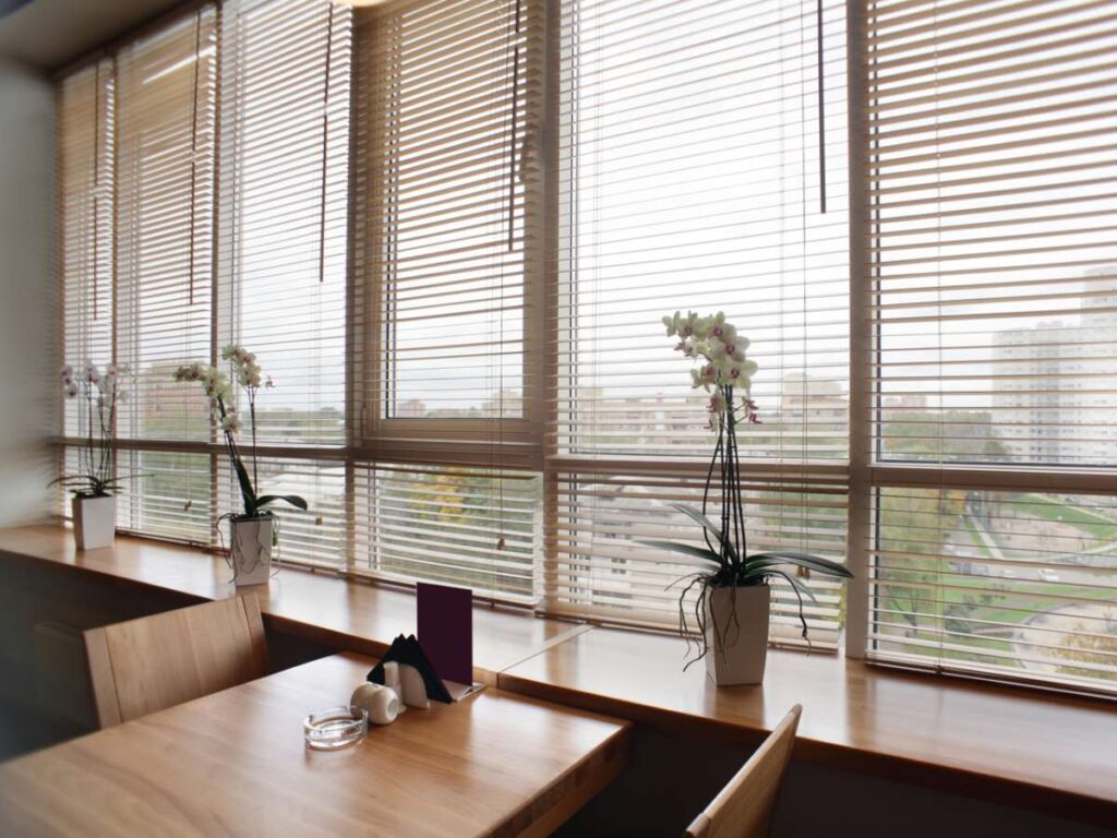 A Buyer’s Guide to Commercial Window Blinds 4