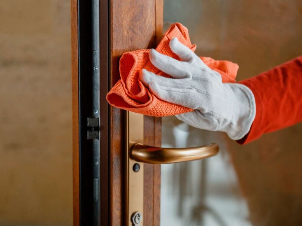 Fiberglass Doors vs Wood: Which Should You Choose? 4 Fiberglass Doors vs Wood: Which Should You Choose? 4