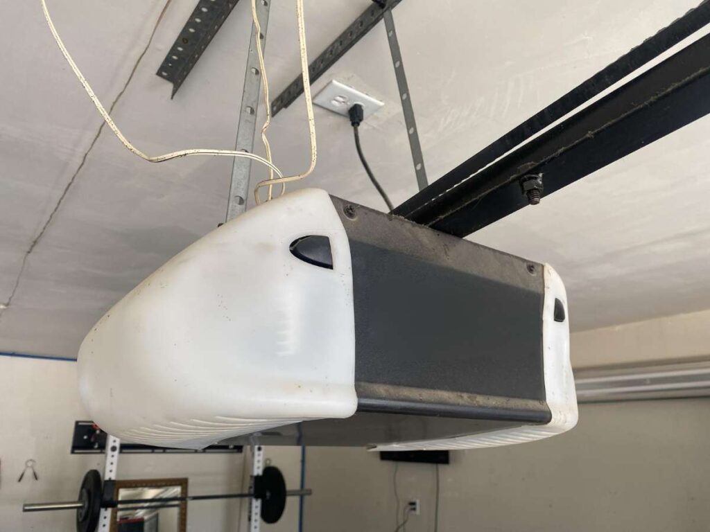 Garage Door Chain vs Belt Drive: What's the Real Difference? 2 Garage Door Chain vs Belt Drive: What's the Real Difference? 2