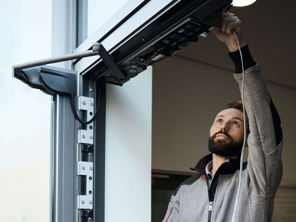 Automatic Doors for Manufacturing: A Step-by-Step Guide 3