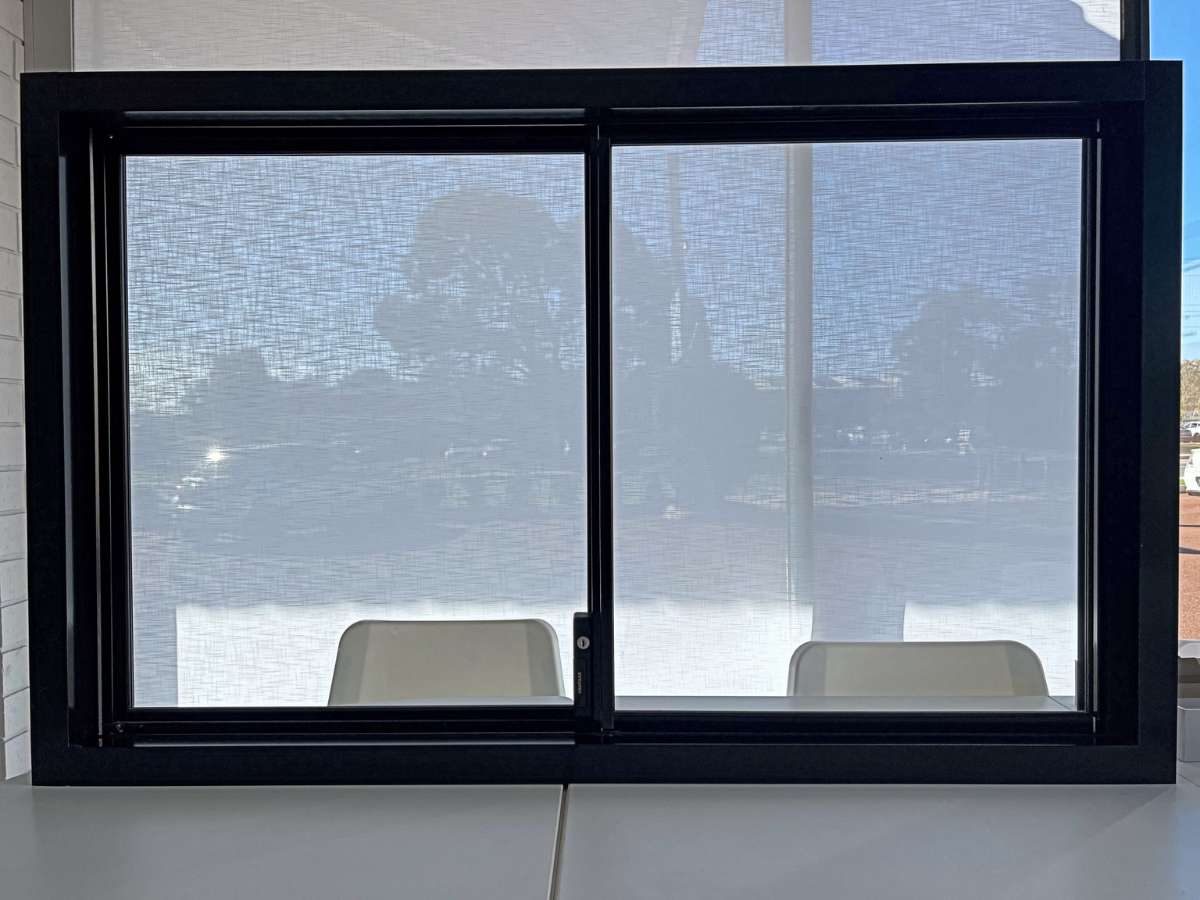 Your Guide To Commercial Sliding Windows | Vallisco