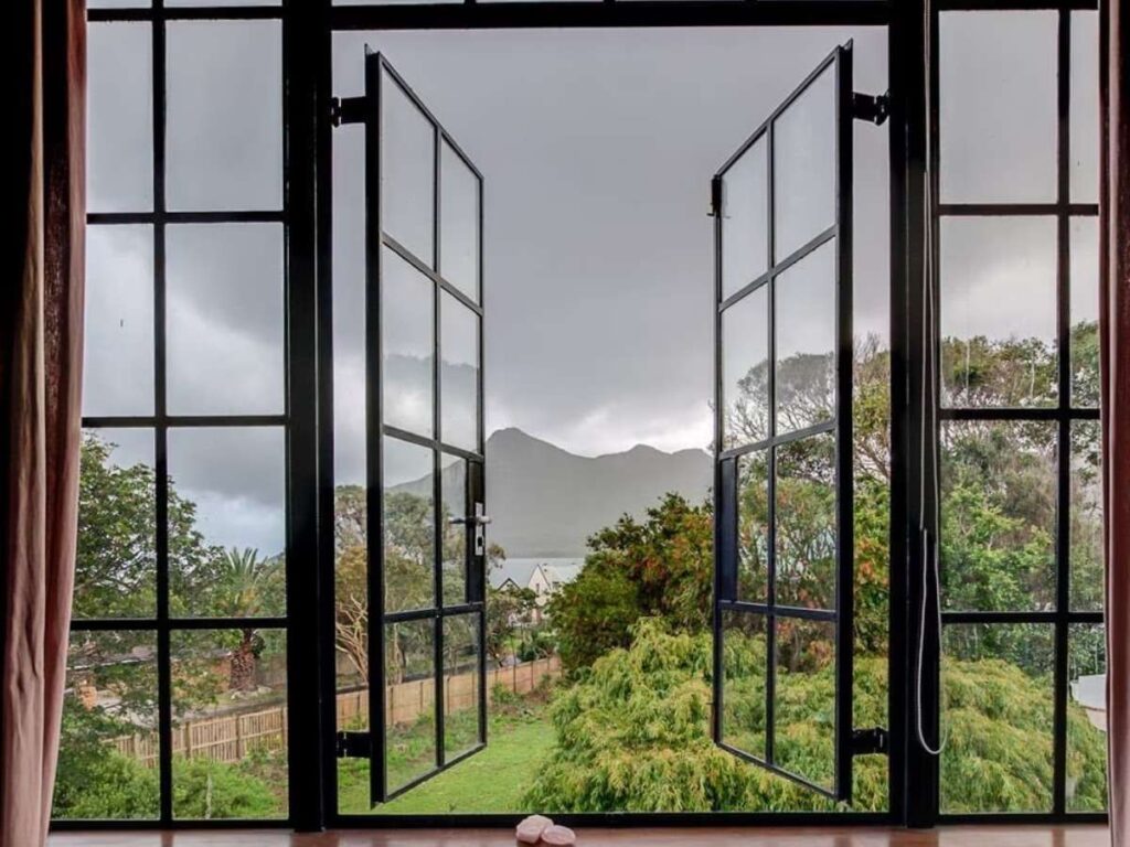 Commercial Steel Windows: A Buyer's Guide 5