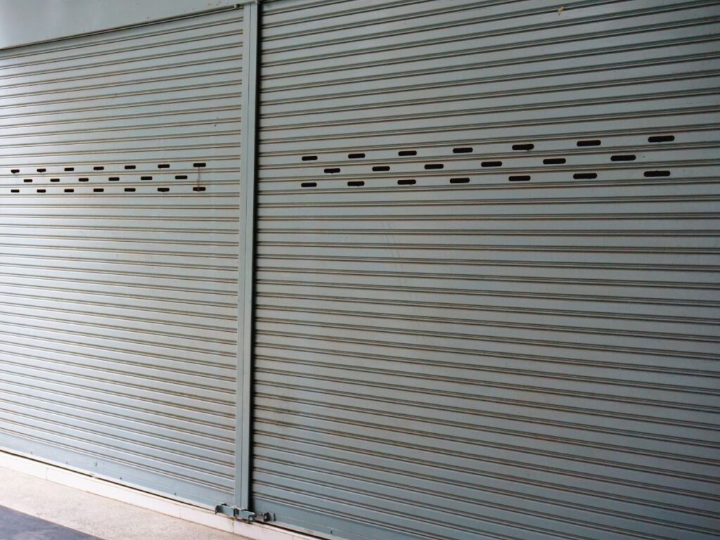 Top 7 Commercial Warehouse Door Types 1