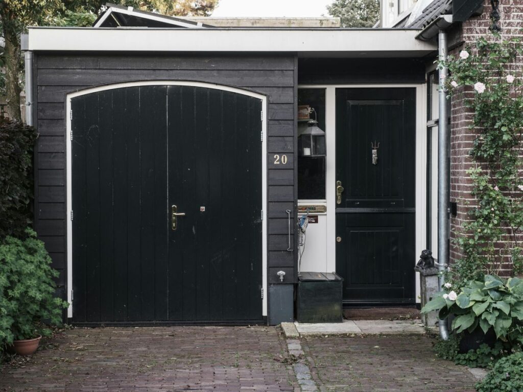 8 Guesthouse Door Ideas 6