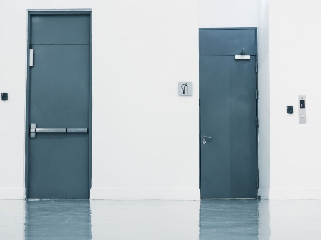 8 Guesthouse Door Ideas 7
