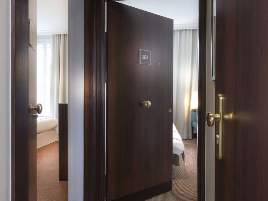 Are Hotel Connecting Doors Worth It? 1 Are Hotel Connecting Doors Worth It? 1