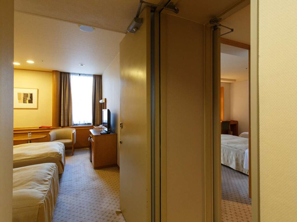 Are Hotel Connecting Doors Worth It? 2 Are Hotel Connecting Doors Worth It? 2