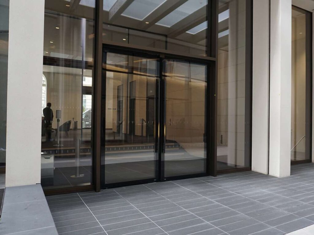 10 Types of Hotel Front Door 4