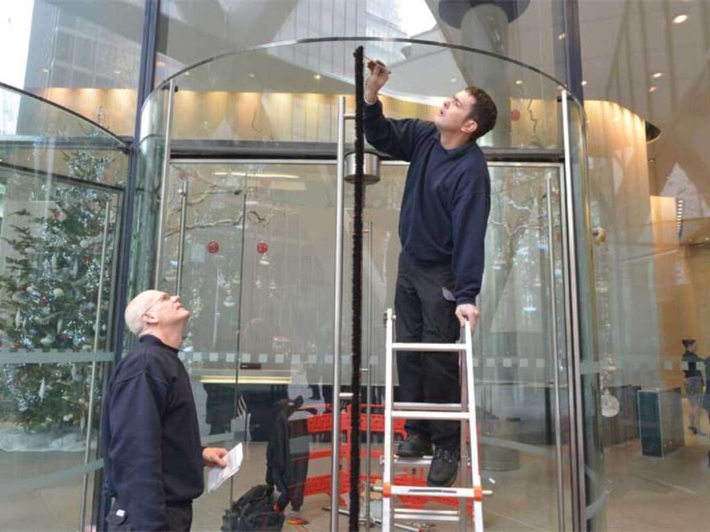 How Does a Revolving Door Work? 3