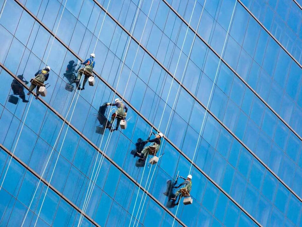 How Often Do Skycraper Windows Get Cleaned? 5