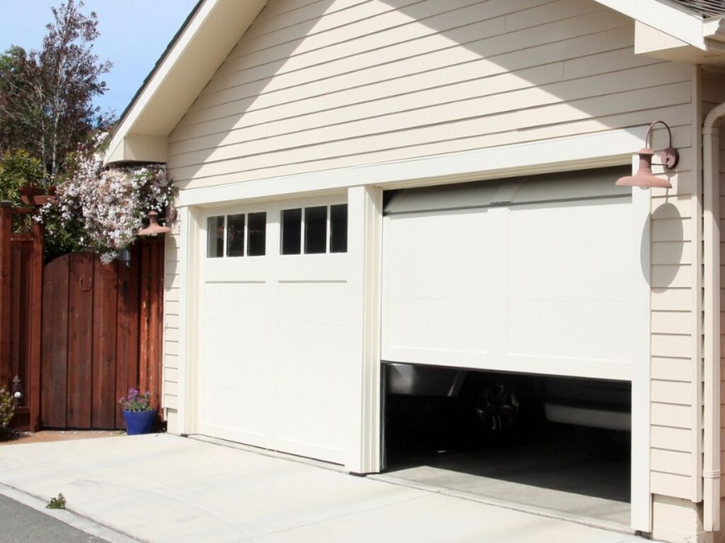 10 Common Garage Door Issues (And How We Fix Them) 2 10 Common Garage Door Issues (And How We Fix Them) 2