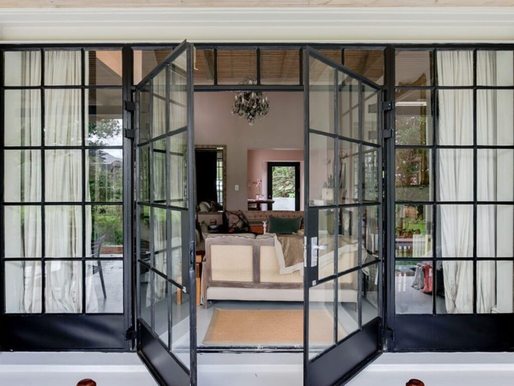 10 Types of Villa Door Designs 3 10 Types of Villa Door Designs 3
