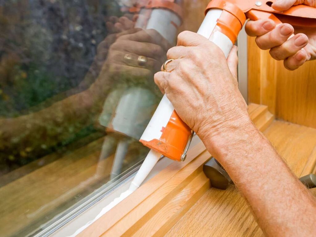 What Is a Single Hung Window? 4 What Is a Single Hung Window? 4